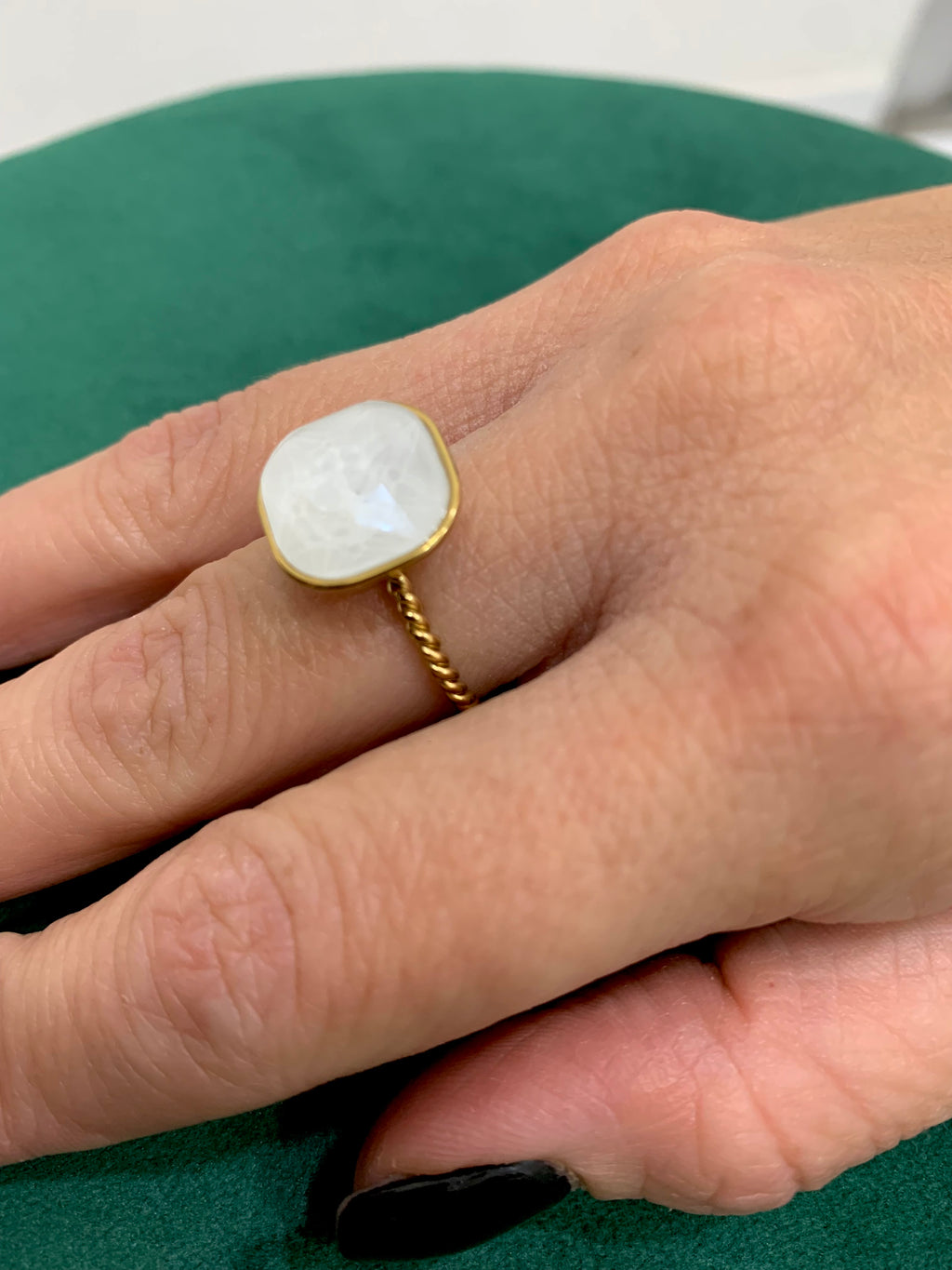 Anello intrecciato MADREPERLA